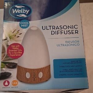 Small Ultrasonic Diffuser with Wood Finish